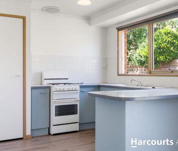 Comfort, Space & Convenience in the Heart of Pakenham - Photo 3