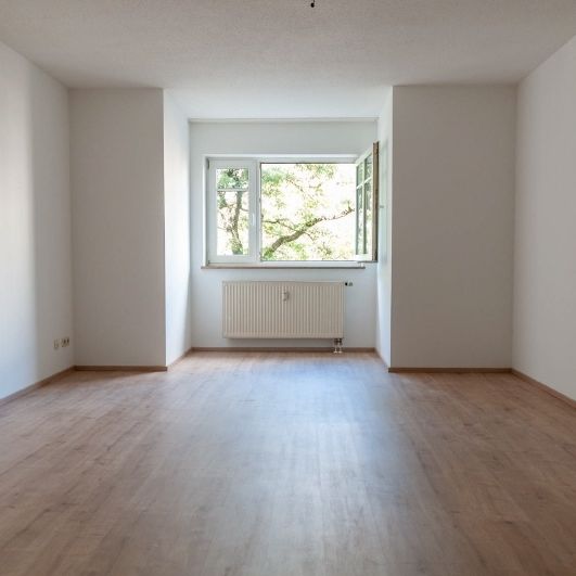 Innere Neustadt - 2-Zimmer-Wohnung mit Einbauküche und TG-Stellplatz - Photo 1