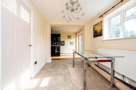 Balmoral Drive, Maybury, GU22 - Photo 5