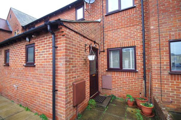 2 bedroom terraced house to rent - Photo 1