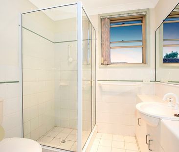 Great Location, Quiet and Well Presented Home - Photo 1