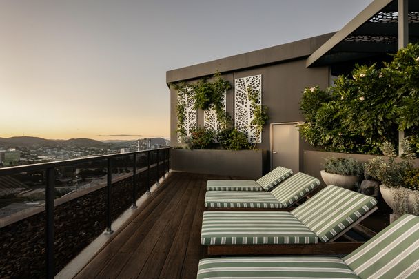 Botanica Residences - Photo 1