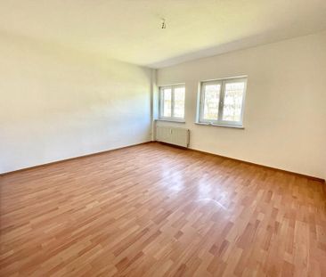 Gut geschnittene 2-Raum-WE mit Balkon im Bitterfelder Dichterviertel - Photo 2