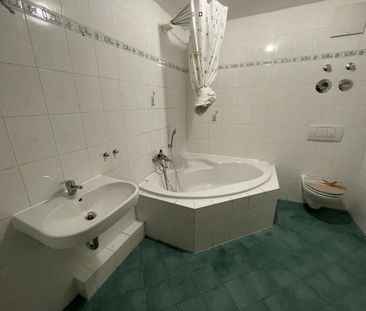 Großzügige Fünf-Raum-Wohnung mit Balkon und Loggia in Gotha! - Foto 6