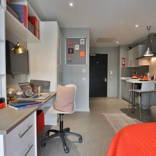 Studio to rent - Photo 1