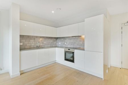 2 Bed Flat, Commodore House, E16 - Photo 5