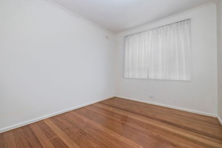 Convenient 2-Bedroom Unit in Prime Location - Photo 4