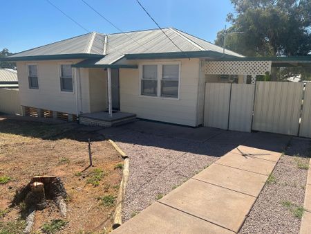 66 Elizabeth Terrace&comma; Port Augusta - Photo 4