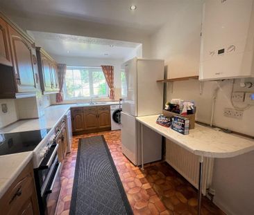 4 bedroom semi-detached house to rent - Photo 6