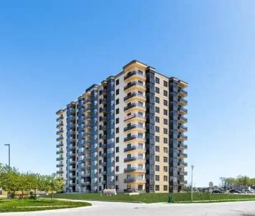 South Carriage Place II | 300 South Carriage Road, London - Photo 1