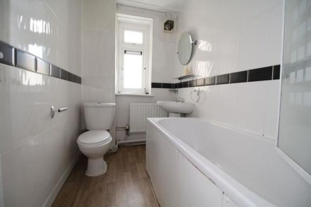 2 Bed Flat, Priory House, SO14 - Photo 1