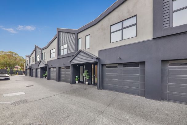 3/24 Carr Street, Brighton East VIC 3187 - Townhouse For Rent | Domain - Photo 1
