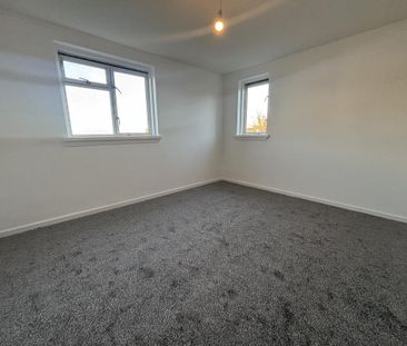 3 bedroom flat to rent - Photo 5