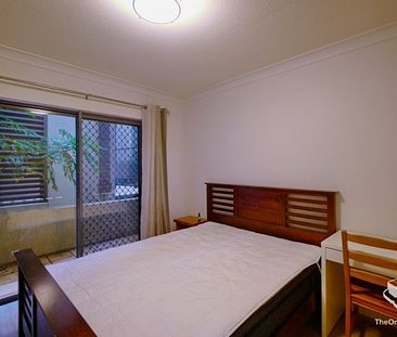 Spacious two-bedroom two-bathroom fully furnished apartment at door of UQ - Photo 3