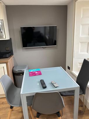 2 bedroom private hall to rent - Photo 1