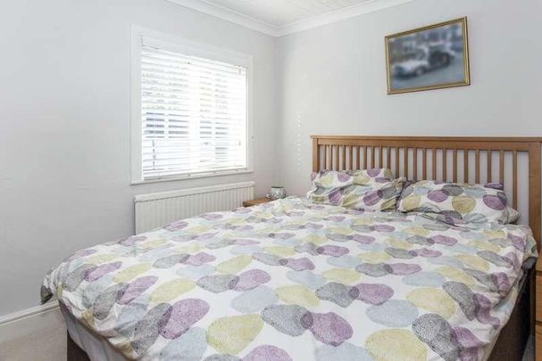 Albert Cottages, Clewer Hill Road, Windsor, SL4 - Photo 1