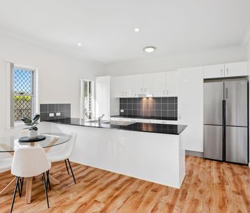 FURNISHED 3 BEDROOM TOWNHOUSE - Photo 3