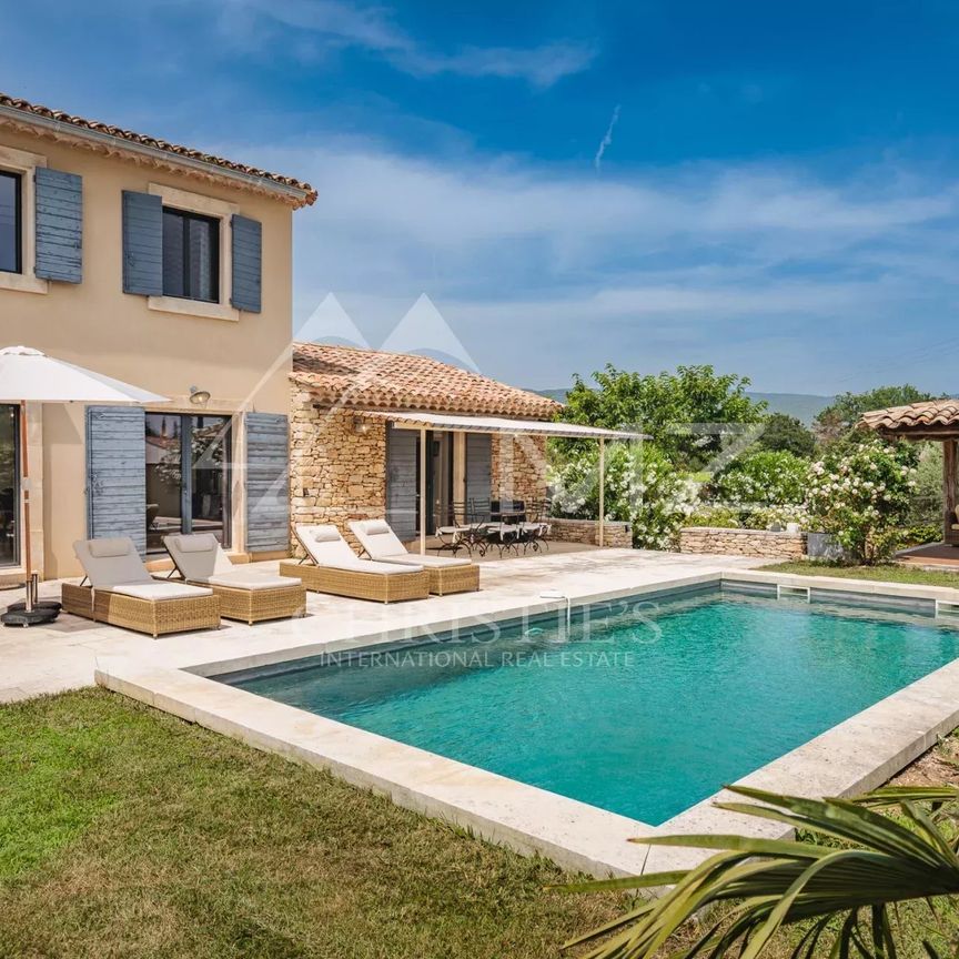 Luberon - Belle maison de vacances avec piscine chauffée - Photo 1