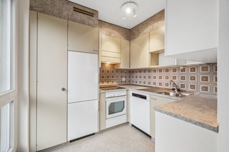 Bright apartment in a beautiful neighborhood - Photo 5