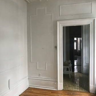 One-Bedroom in Old Montreal - Photo 3