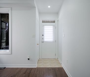 For Lease - 74 Amos Lehman Way, Whitchurch-Stouffville, Ontario - Photo 2