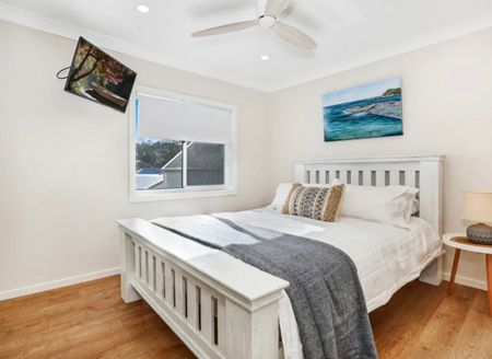 Fully Furnished Contemporary Apartment - Photo 2