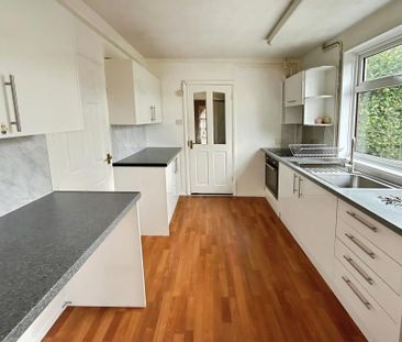 Springfield Avenue, Rugeley, WS15 - Photo 2