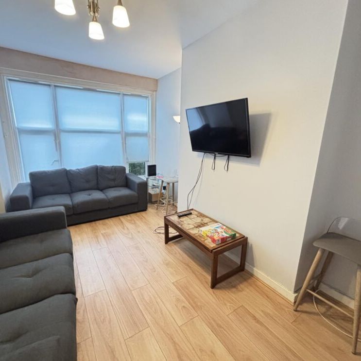 66 Royal Park Avenue, Leeds, LS6 1EZ - Photo 1