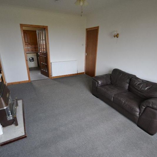 3 bedroom flat to rent - Photo 1