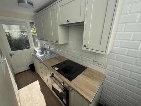 2 bedroom terraced house to rent - Photo 2