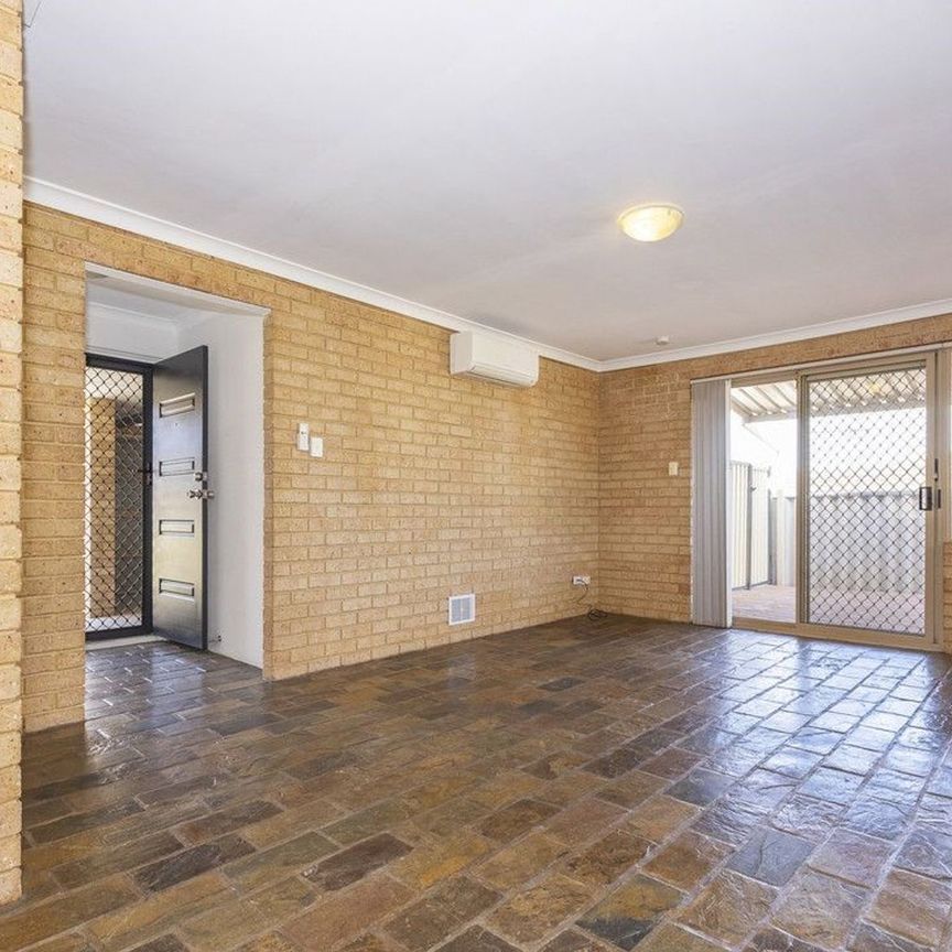 Spacious 3x2 Family Home on a Massive Block – Clarkson - Photo 1