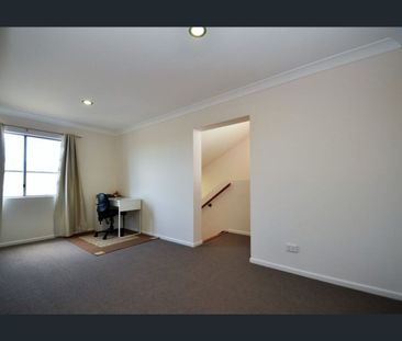 Charming Family Home for Rent in Varsity Lakes - Perfect for Lakesi... - Photo 2