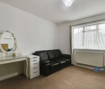 4 bedroom terraced house to rent - Photo 3