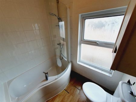 2 Bedroom Flat to Rent in Mill Road, Kettering, Northants, NN16 - Photo 3