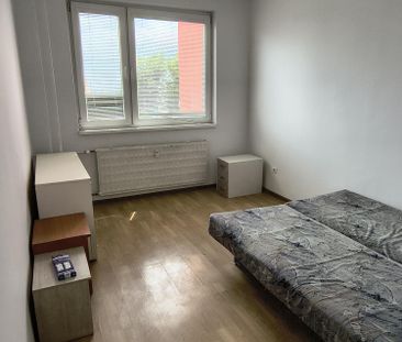 PRENAJATÉ!Na prenájom 2 izbový byt Levice Ľanová ulica pre rodinu a... – Fotografia 3