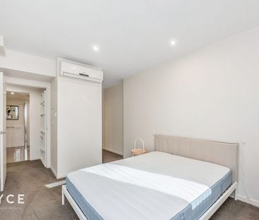 Inner City Living! - Photo 6