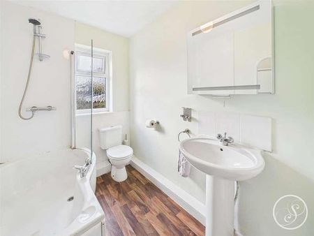 Henconner Gardens, Leeds, LS7 - Photo 2