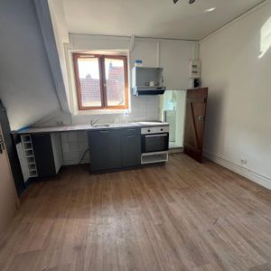 Location Appartement 1 pièce 27m² LA FERTE GAUCHER 77320 - Photo 2
