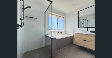 Brand New Family Home - Photo 2