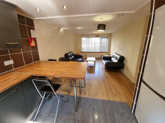 4 Bed Flat, Hmo Licensed - St. Mungo Avenue, G4 - Photo 1