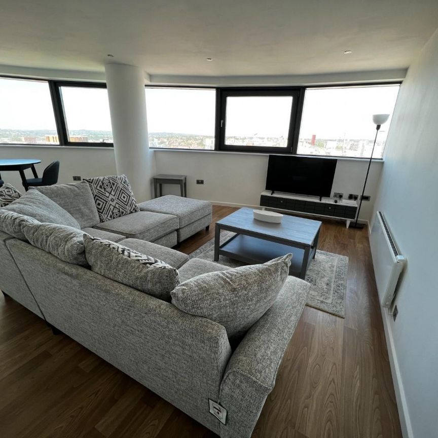 2 bedroom Flat To Let - Photo 1