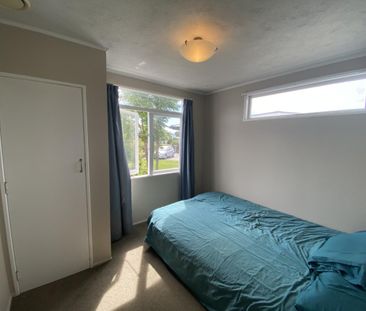 Warm & Sunny Family Home in Prime Location - Photo 4