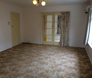 122 Avonhead Road, Avonhead - Photo 2