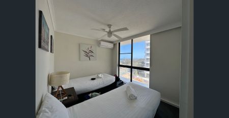 Fully Furnished Beachfront 2-Bedroom Apartment with Ocean Views - Surfers Paradise - Photo 3