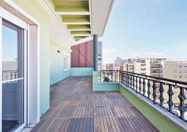 Apartamento T3 para arrendamento sem móveis na Av. Roma em Lisboa