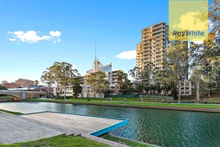 PENTHOUSE LIVING WITH PRIVATE ROOFTOP - Photo 4