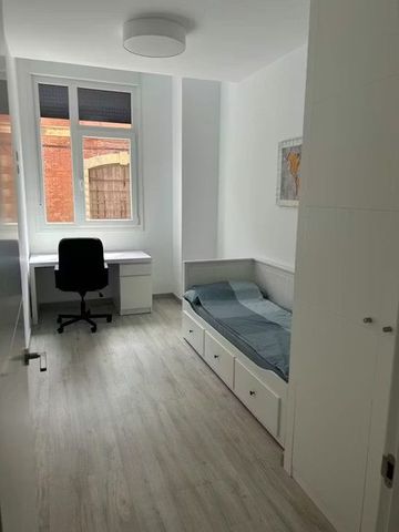 Carrer dErnest Anastasio, Valencia, Valencian Community 46011 - Photo 5