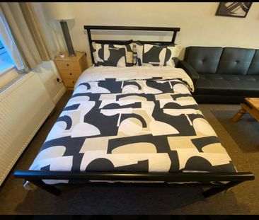 Room in a Shared House, Knepp Close, BN2 - Photo 5