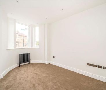 3 bedroom end of terrace house to rent - Photo 1