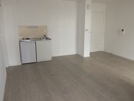 Location Appartement 2 pièces 42m² NANTES 44300 - Photo 3